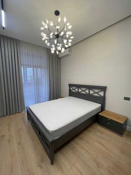 Сдается на ул Кичик-бешагач 3-х комнатная квартира ЖК Хонсарой