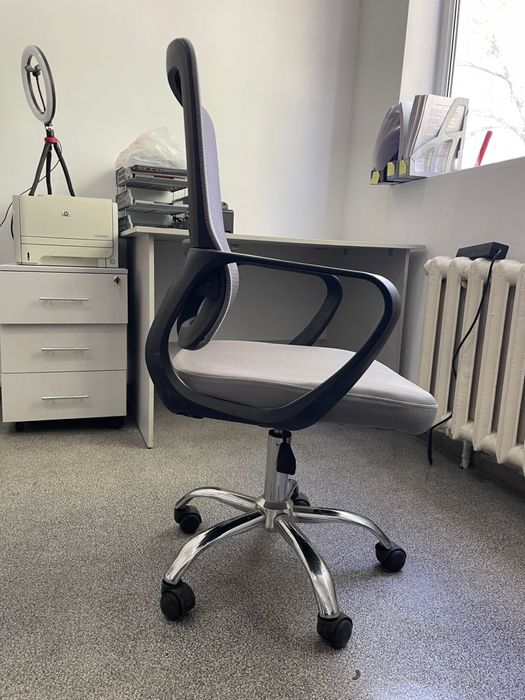 Кресло офисное, цвет- серый