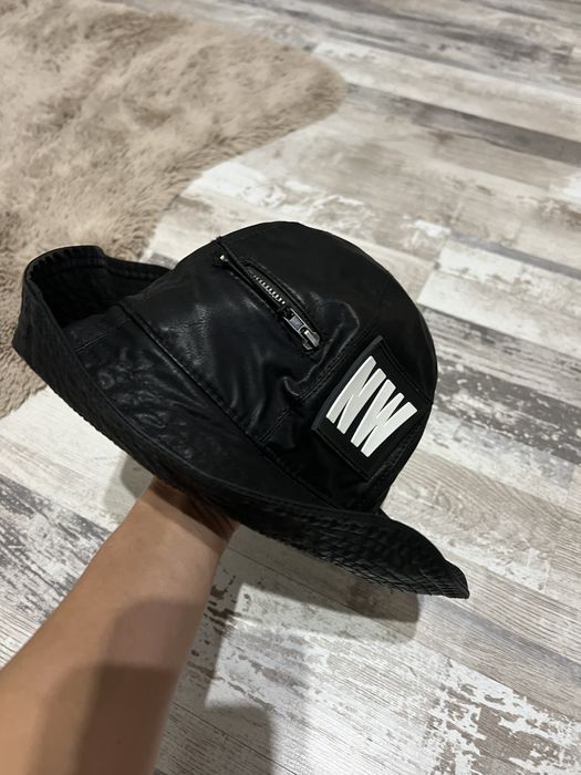 Шапка PAUSE нова