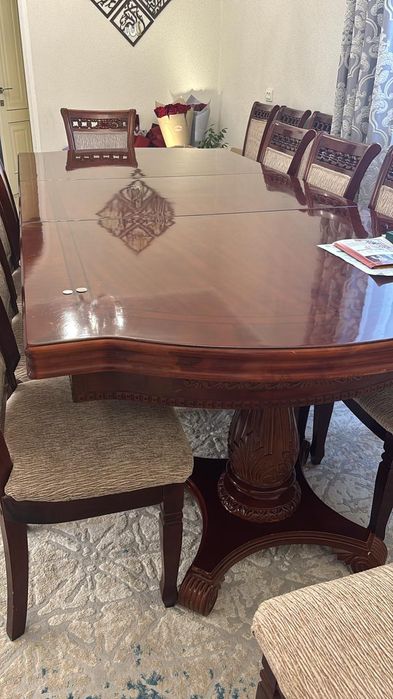 Стол со стульями