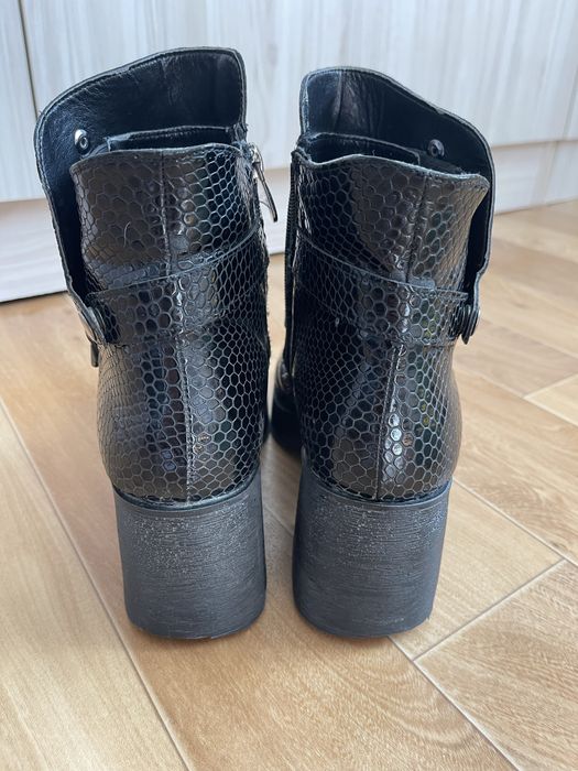 Зимние ботинки женские.