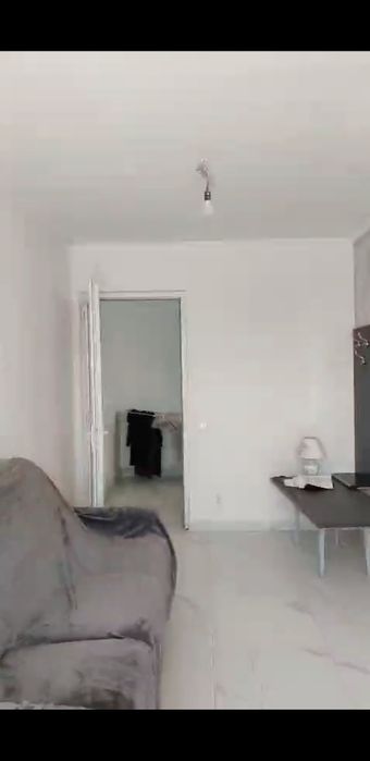Închiriez apartament