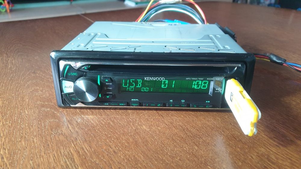 Авто радио плеър музика за кола Кенуулд Kenwood CD MP-3 USB AUX Цветове