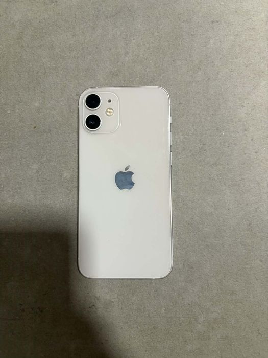 Телефон iPhone 12 mini