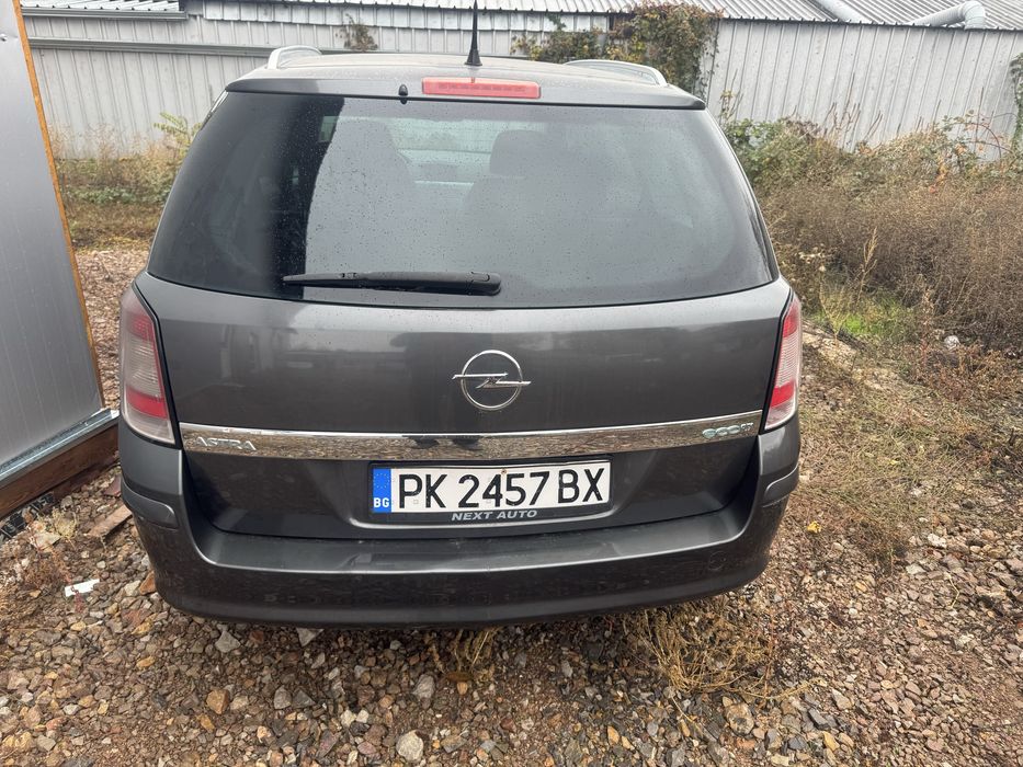 Опел Астра Н на части