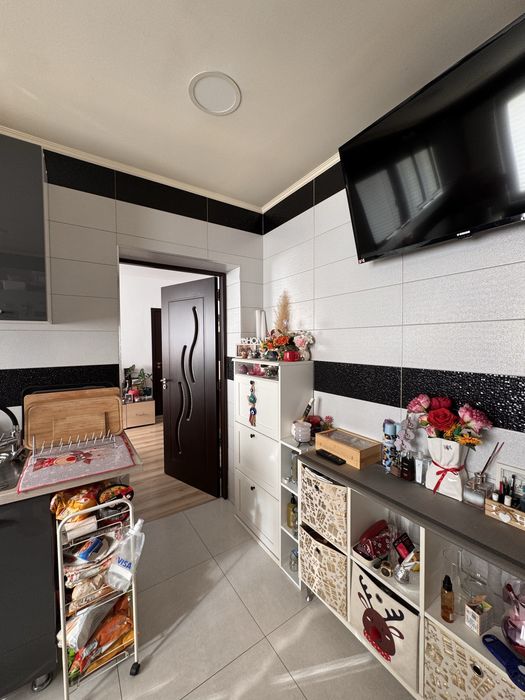 Apartament de vanzare, 3 camere, mobilat, utilat