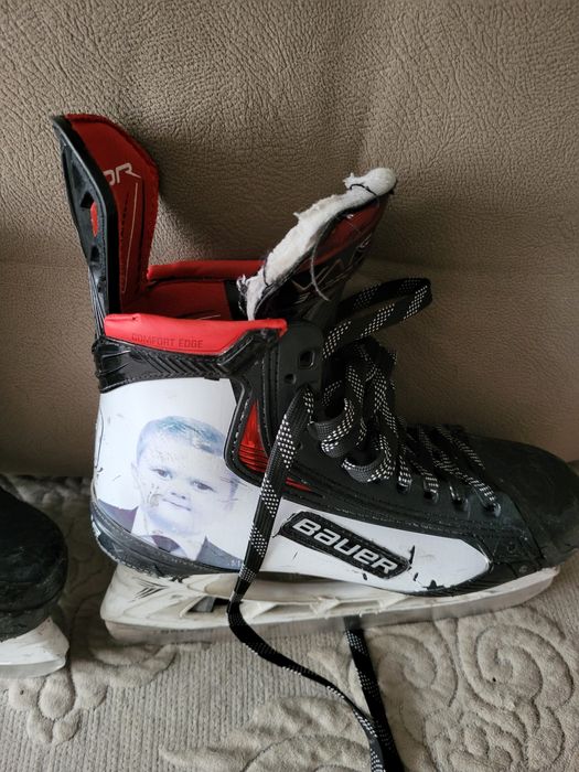 Продам коньки хоккейные