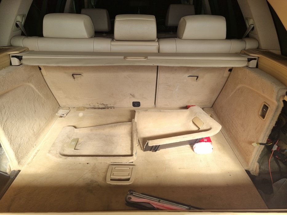 Dezmembrez bmw x5 e70 3.0d 235 cp 2008