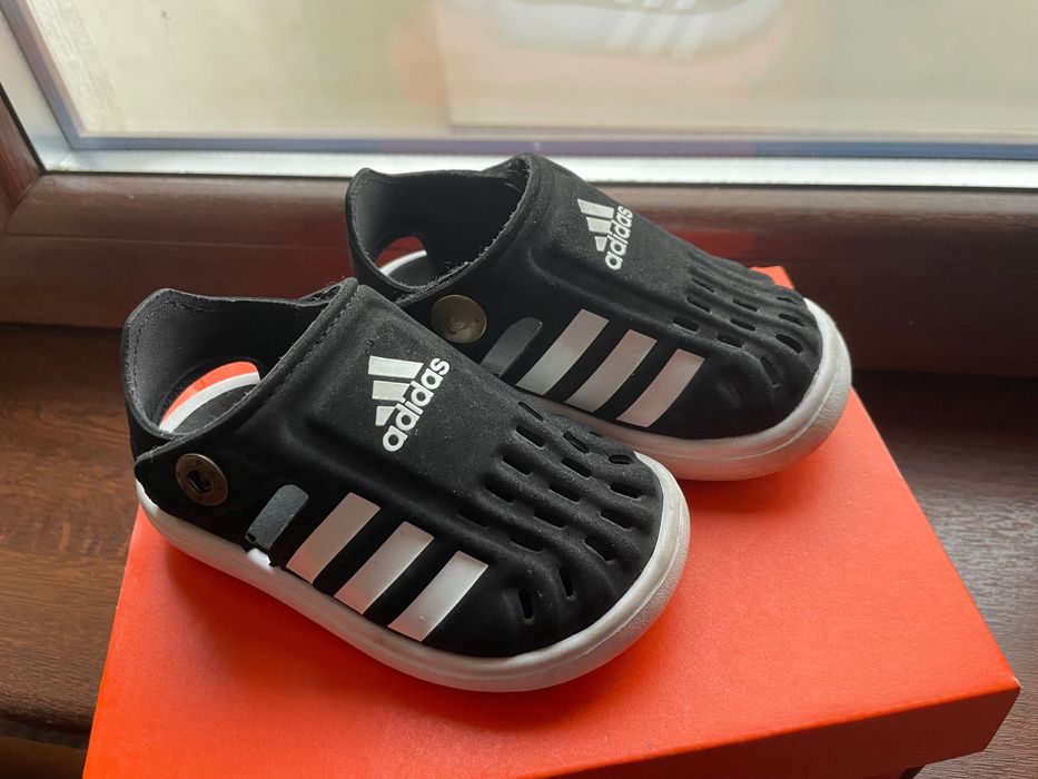 Сандали Адидас, запазени