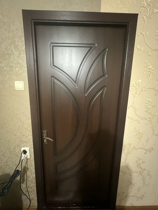 Межкомнатные двери б/у 3 шт
