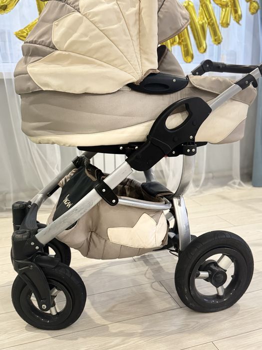 Продаю коляску за 10000