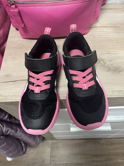 Маратонки Reebok за момиче.