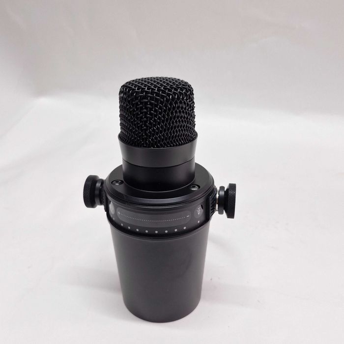 Liquid Money vinde - Microfon Shure MV7 Podcast Negru + cablu