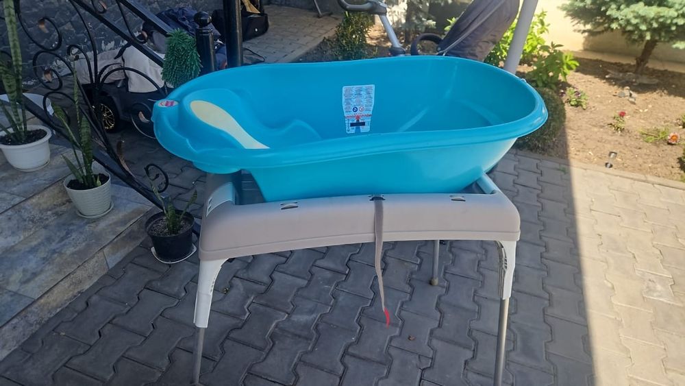 Тазик со столиком детский.