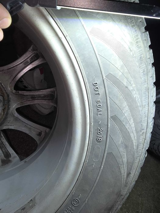 Anvelope iarna 215 60 16