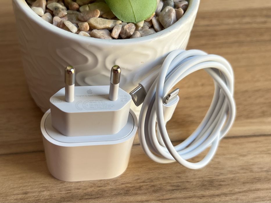 ОРИГИНАЛНО fast charge зарядно за iPhone 20W, КОМПЛЕКТ вкл. кабел!