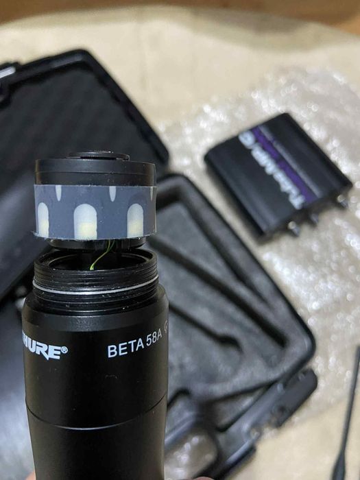 Microfon ULX D2 si Compresor de voce