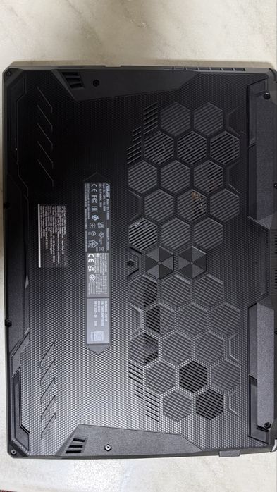 Как новый Игравой Asus notebook  16 gb/512 SSD VGA-4 gb sotiladi