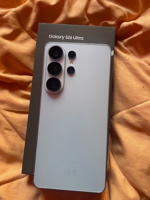Продавам като нов Samsung Galaxy S26  ultra