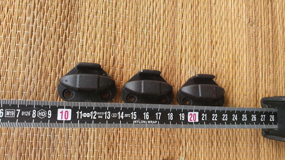 Telescoape ferestre, pistoane compartiment butelii, carlige ; etc