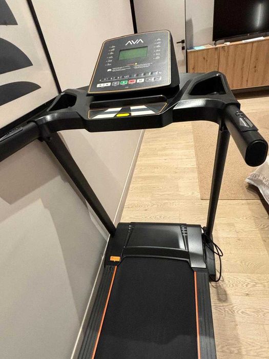Продается Беговая дорожка AVA