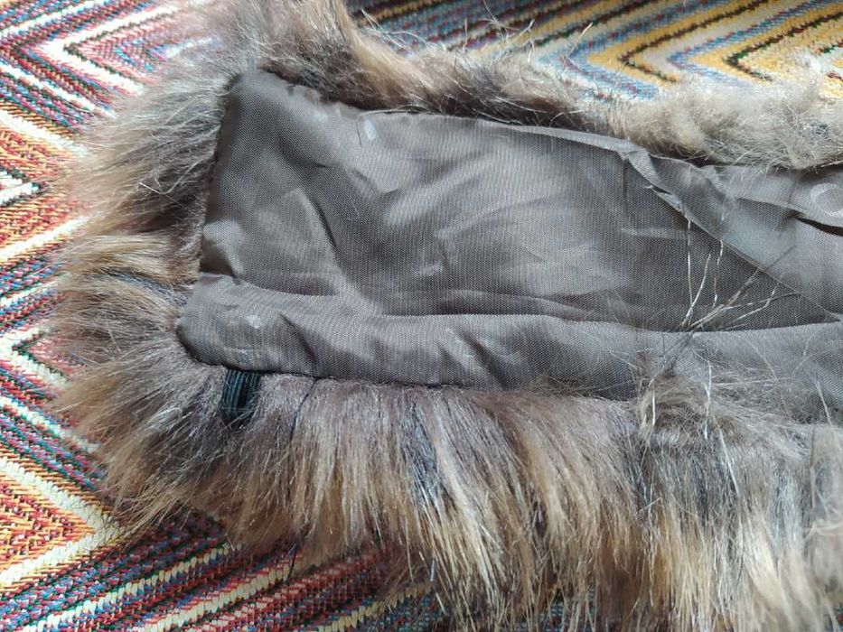 Меховые воротники и перчатки