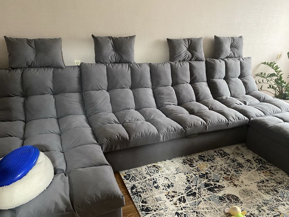 Продам диван модульный новый