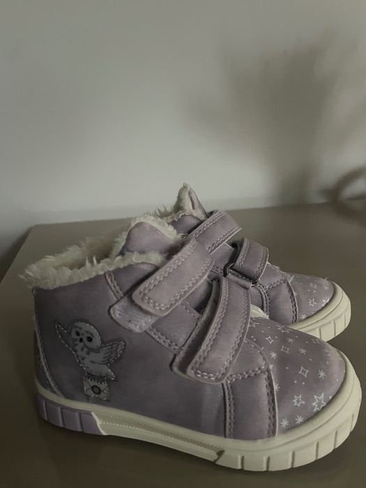 Lot hăinuțe și încălțăminte toate 120 lei