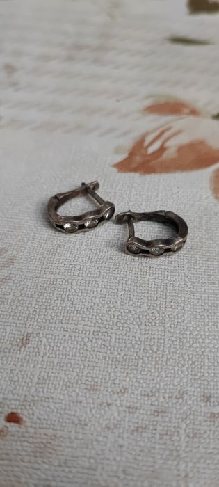 Сребърни обеци с камъчета