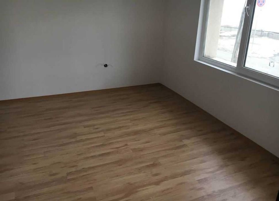 Дава се под наем Тристаен апартамент в Бургас, Център - 90 кв.м за 225 € - Снимка #2