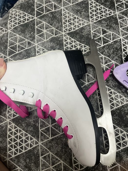 Коньки фигурные