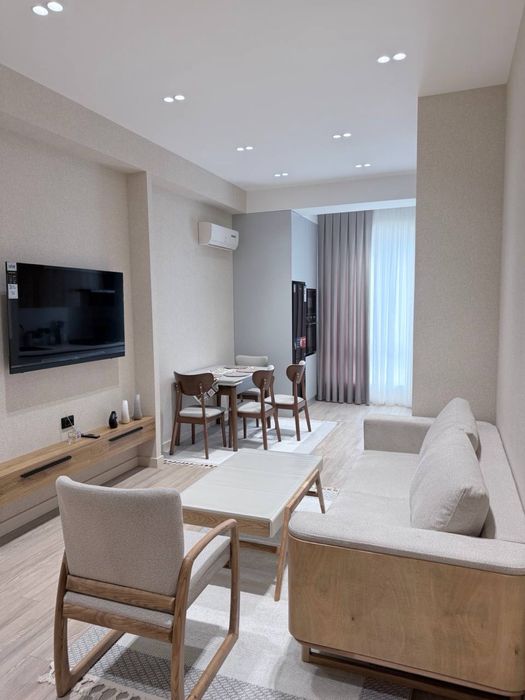 Срочно! Продается 2/4/10 в новостройке на ул Махтумкули!!!