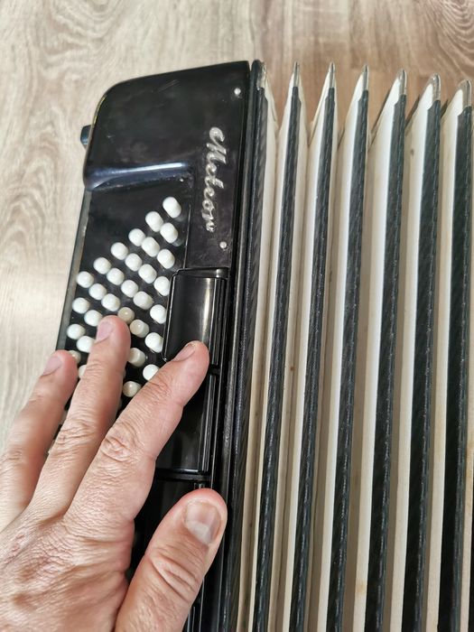 Acordeon Weltmeister 120 basi