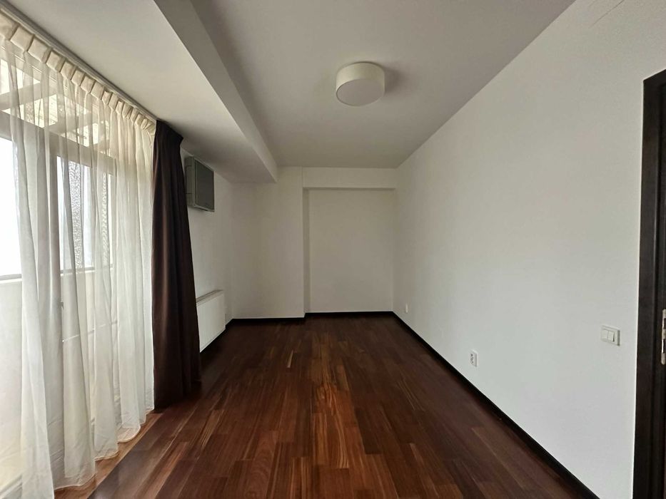 Inchiriez apartament 3 camere nemobilat zona Baneasa cu loc parcare
