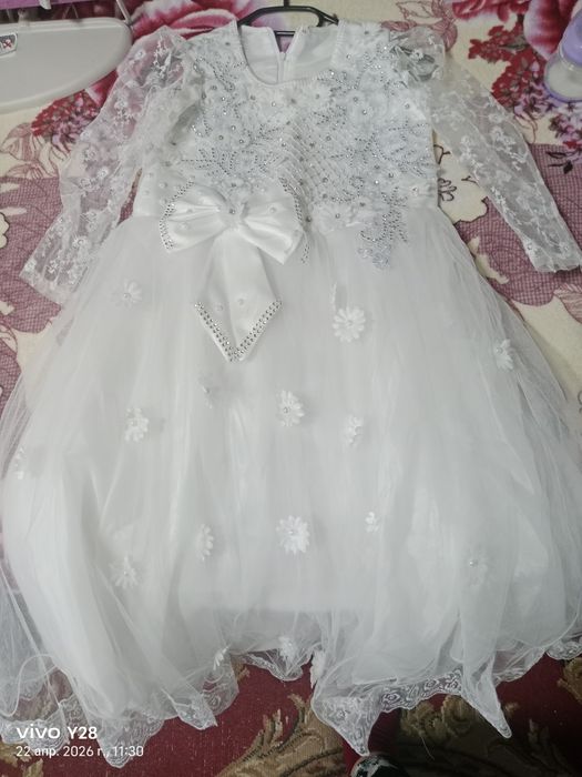 Продам белое платье