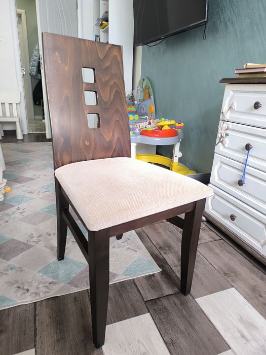 Трапезни столове- 4 бр.