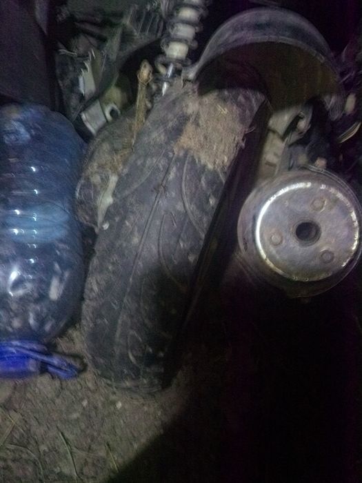 De vânzare un cross de teren și un scuter