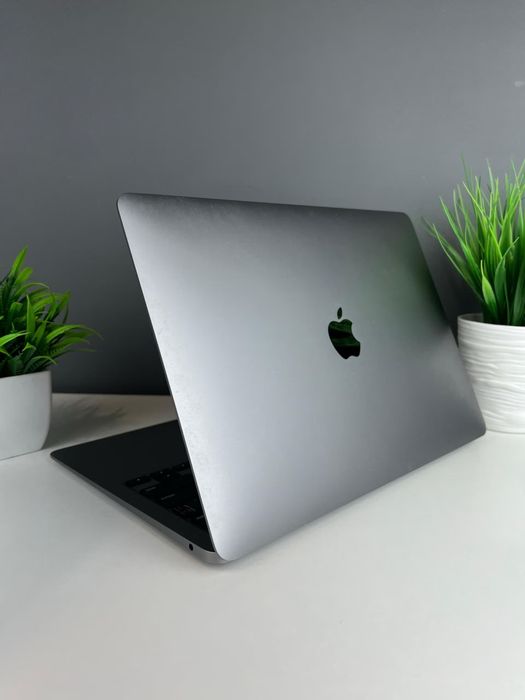 Продам MacBook Air 13