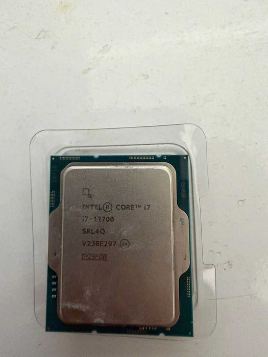 intel Core i7-12700