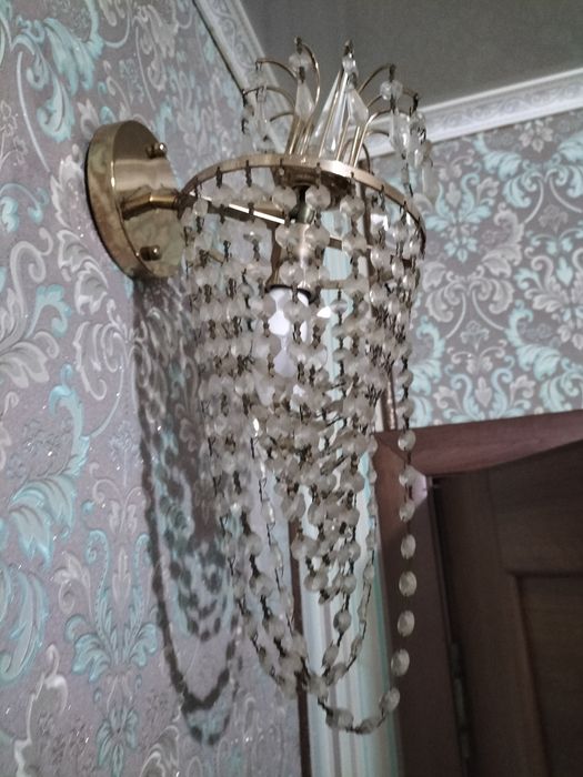 Продам люстра, бра разные.