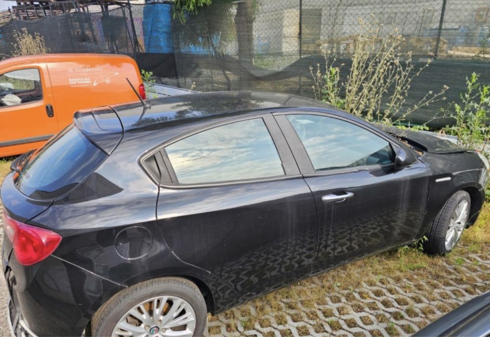 Alfa romeo Giulietta 1.4i на части