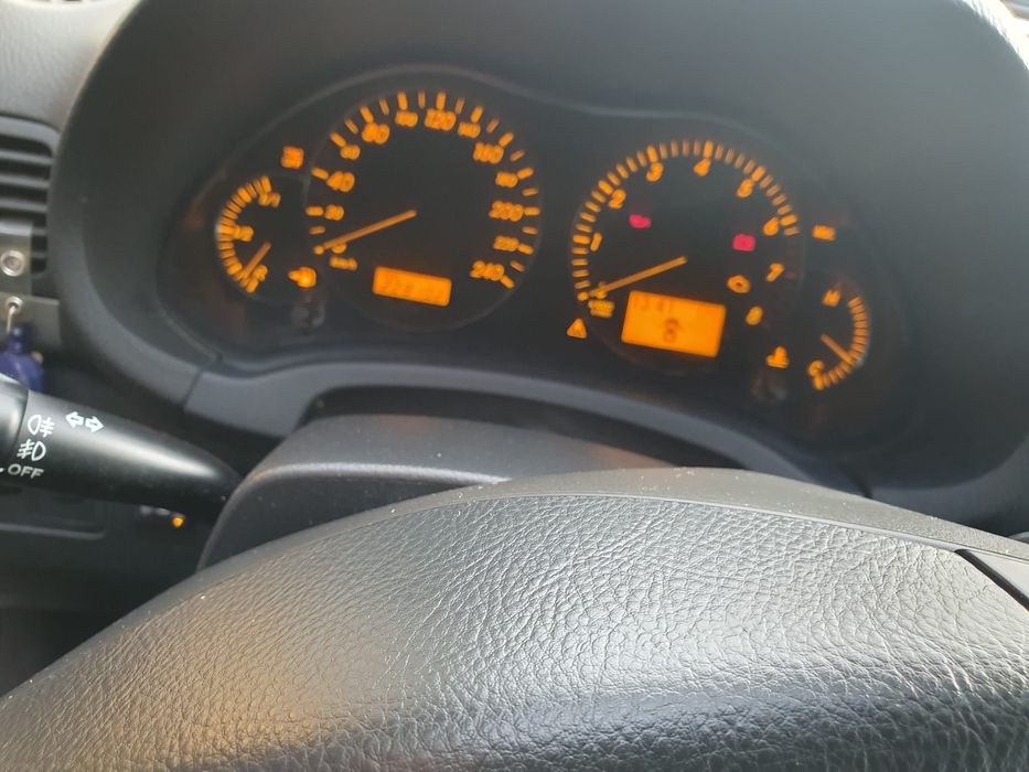 Toyota avensis benzină +gpl