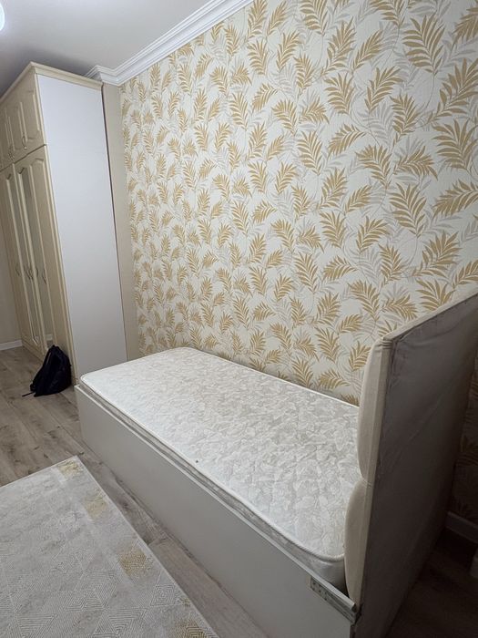 Кровать, вместе с матрацом