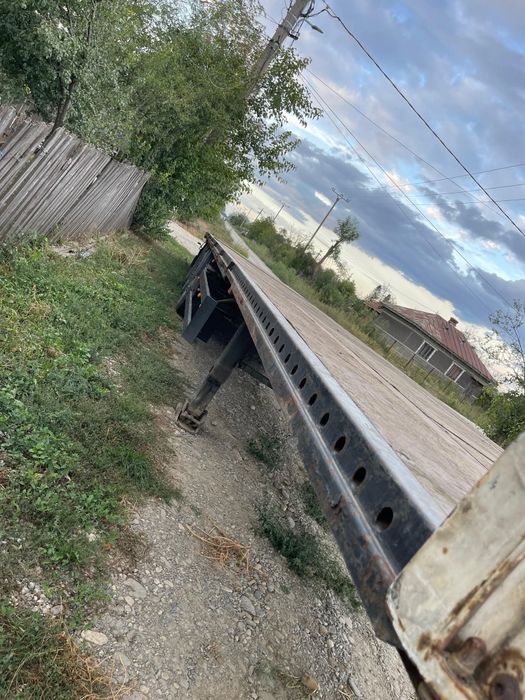 Semiremorca platforma krone