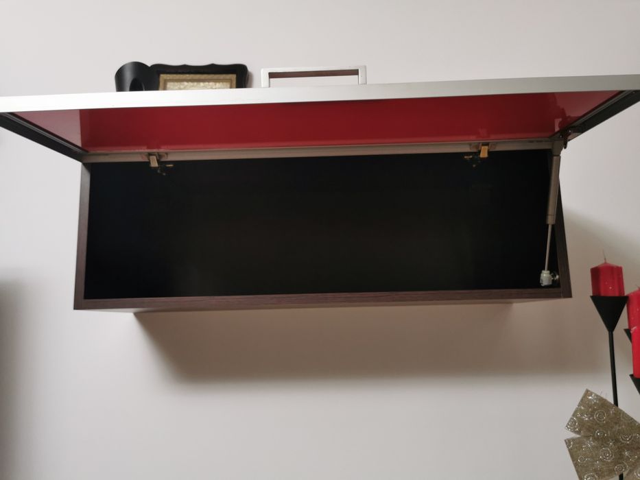 Vând mobila de living/sufragerie