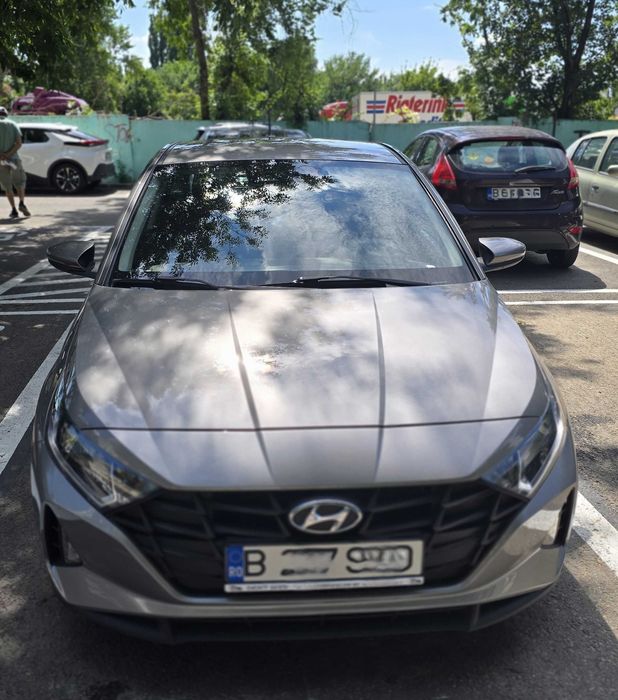 Vând Hyundai i20 Comfort, 2022, benzină 1.2 MPI 84 CP, cutie manuală, cu doar 14.000 km