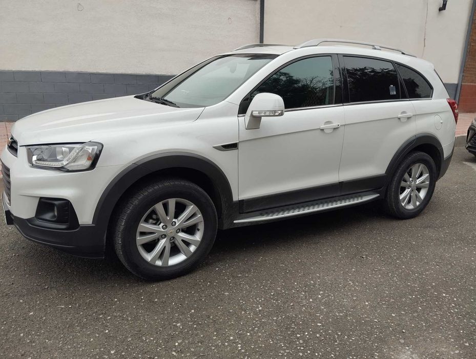 Captiva 4 belogo cveta