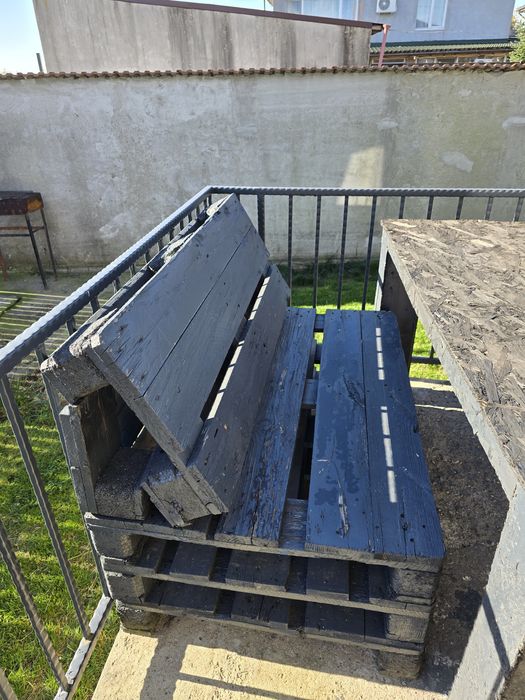 Bancute curte din lemn facute manual