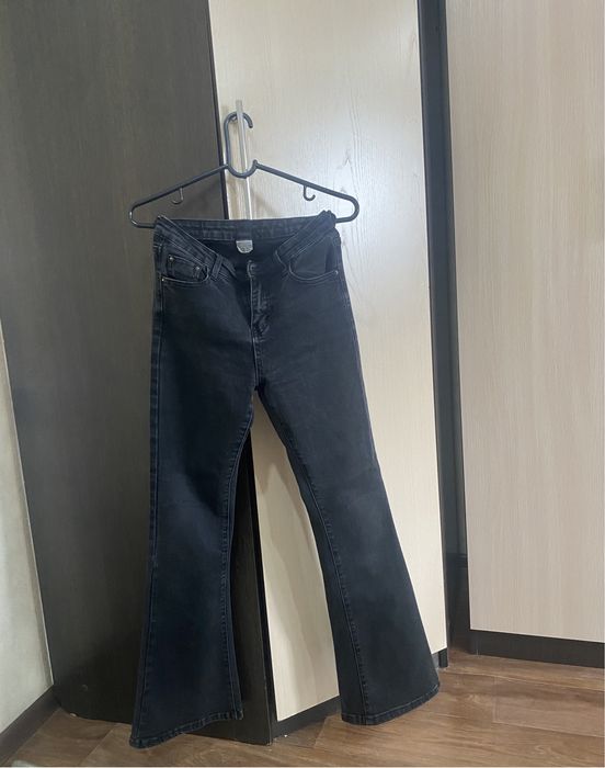 Продам женские джинсы