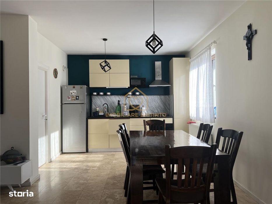 Casa si garaj cu 4 camere